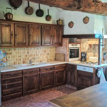 Casa vacanze Maison Spacieuse Proche Du Centre De + Jardin Clôturé