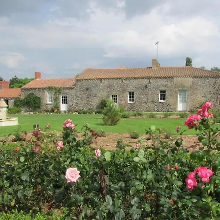 Casa vacanze Maison Spacieuse Proche Du Centre De + Jardin Clôturé