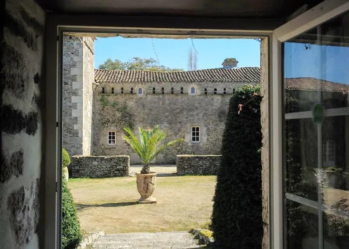 Hébergement de vacances Maison De 3 Avec Jardin Clos Et Wifi A Landevieille