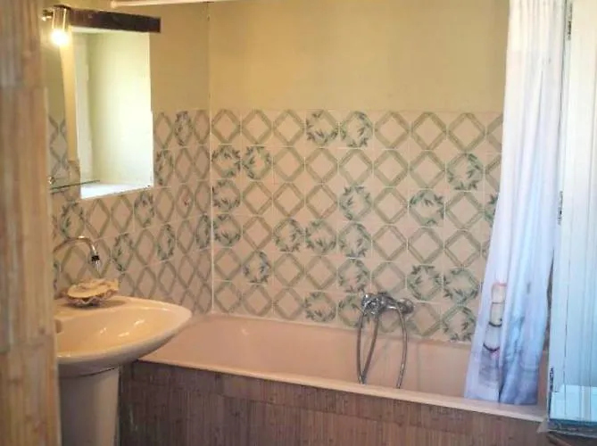 Hébergement de vacances Maison De 3 Avec Jardin Clos Et Wifi A *